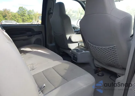 2005 Ford Excursion Xls/Xlt from USA, damaged, VIN 1FMNU41S05EB25748